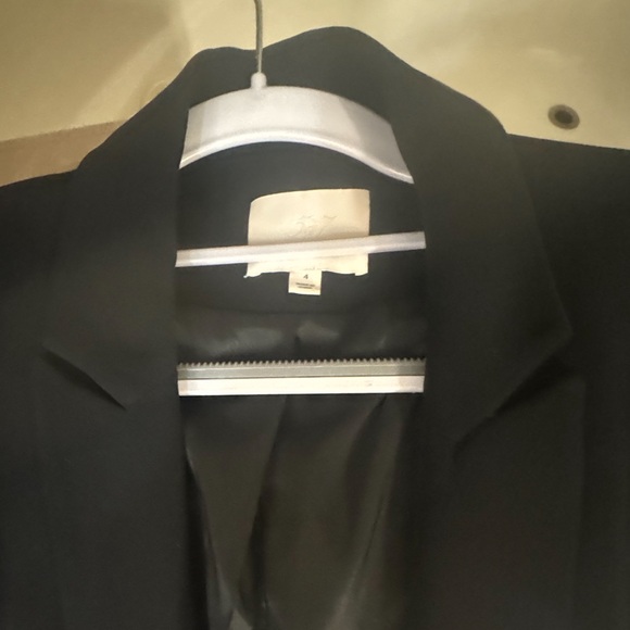 Cinq a’ sept black blazer - Picture 9 of 13